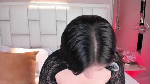 Snapshot of avymilton chatting on December 20, 11:28 am Avy online show from December 20, 11:28 am