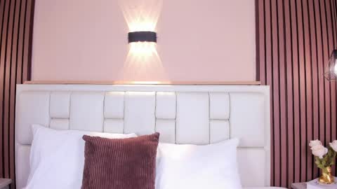 Avy  online show from April 6, 11:33 am