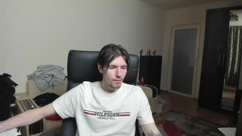 Snapshot of awesome_justin chatting on April 18, 10:41 am Justin online show from April 18, 10:41 am