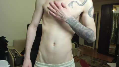 Snapshot of awesome_justin chatting on April 18, 8:20 pm Justin online show from April 18, 8:20 pm