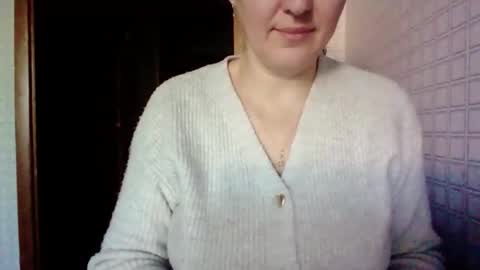 awesomeladyy online show from January 14, 8:09 am