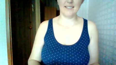 awesomeladyy online show from June 4, 12:11 pm
