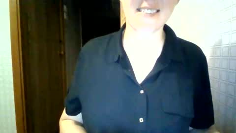 awesomeladyy online show from June 8, 7:58 pm