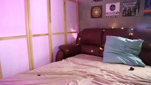 Alice online show from April 8, 9:09 am