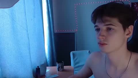 Snapshot of axel_0ne chatting on February 10, 8:07 am axel_0ne online show from February 10, 8:07 am