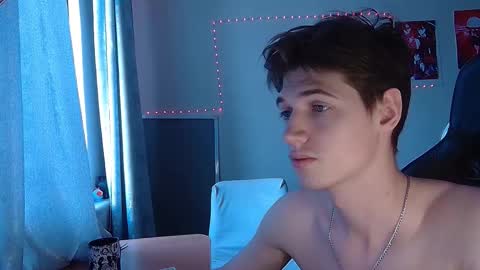 Snapshot of axel_0ne chatting on February 14, 10:45 am axel_0ne online show from February 14, 10:45 am