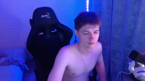 axel_0ne online show from July 3, 6:25 pm