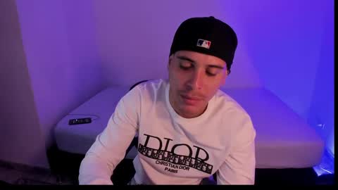 axel__fierro online show from April 13, 8:03 pm