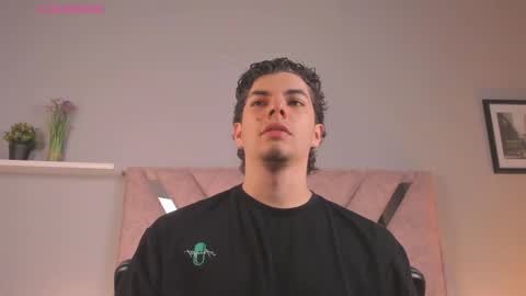 Yooung King  online show from February 16, 1:07 pm