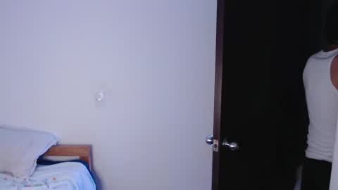 axel davis  online show from October 8, 3:04 am