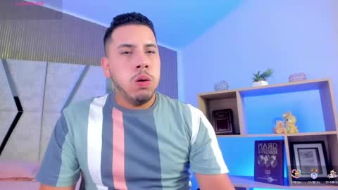 axel_grey_ online show from April 1, 12:39 pm