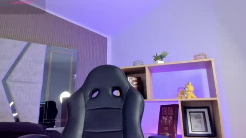 axel_grey_ online show from April 3, 12:47 pm