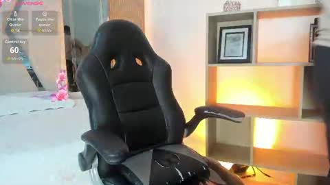 Snapshot of axel_grey_ chatting on June 27, 12:44 pm axel_grey_ online show from June 27, 12:44 pm