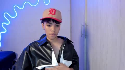 Axel online show from April 9, 1:05 pm