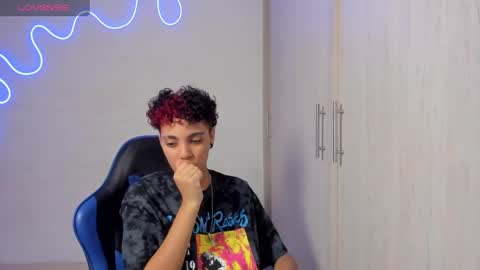 Axel online show from April 13, 1:05 pm