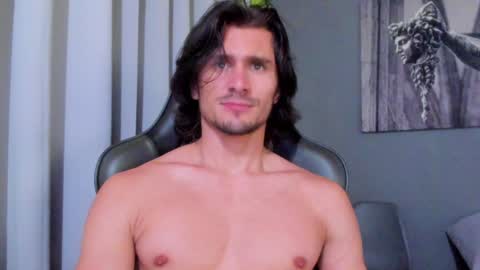 Snapshot of axel_owen chatting on December 30, 11:38 pm Axel online show from December 30, 11:38 pm