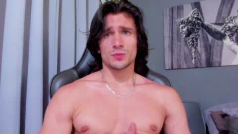 Snapshot of axel_owen chatting on January 8, 11:09 pm Axel online show from January 8, 11:09 pm