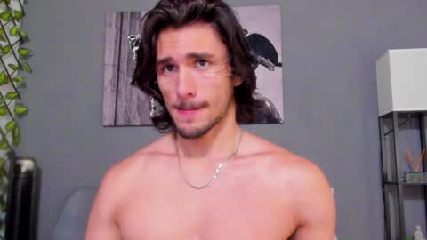 Snapshot of axel_owen chatting on January 25, 9:57 pm Axel online show from January 25, 9:57 pm