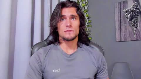 Snapshot of axel_owen chatting on March 4, 9:43 pm Axel online show from March 4, 9:43 pm