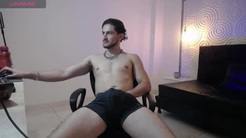 Axel  online show from April 11, 1:37 pm