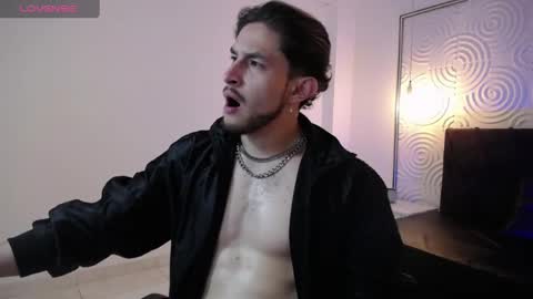 Axel  online show from April 12, 1:43 am