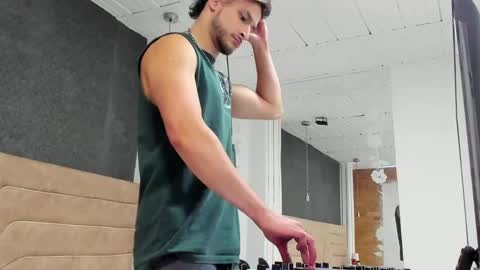 Axel  online show from April 16, 1:34 pm