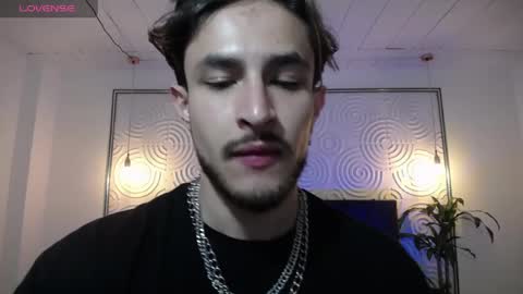 Axel  online show from April 17, 1:58 pm