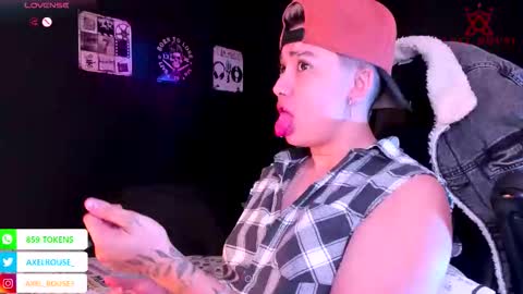 Snapshot of axel_rouse1 chatting on November 8, 3:34 pm Axel Rouse online show from November 8, 3:34 pm