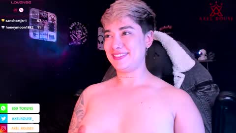 Snapshot of axel_rouse1 chatting on November 23, 2:55 am Axel Rouse online show from November 23, 2:55 am