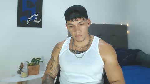 Snapshot of axel_taylor21 chatting on December 31, 11:17 pm INDEPENDENT MODEL online show from December 31, 11:17 pm