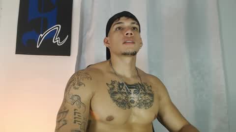 Snapshot of axel_taylor21 chatting on January 31, 7:51 pm INDEPENDENT MODEL online show from January 31, 7:51 pm