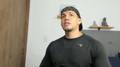 Snapshot of axel_taylor21 chatting on October 1, 4:29 am INDEPENDENT MODEL online show from October 1, 4:29 am