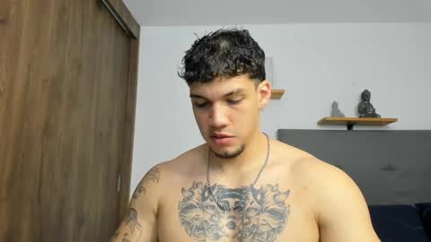 Snapshot of axel_taylor21 chatting on October 4, 1:47 am INDEPENDENT MODEL online show from October 4, 1:47 am