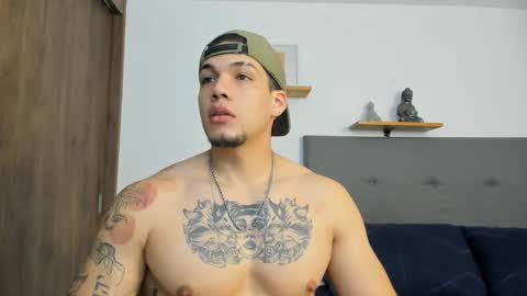 Snapshot of axel_taylor21 chatting on October 10, 7:35 pm INDEPENDENT MODEL online show from October 10, 7:35 pm