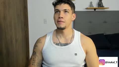 Snapshot of axel_taylor21 chatting on November 17, 10:59 pm INDEPENDENT MODEL online show from November 17, 10:59 pm