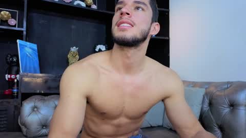 Axel  online show from March 31, 9:48 pm