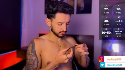 Axel King online show from April 4, 8:50 pm