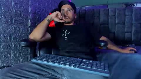 Axell Cross2 online show from October 15, 11:05 pm