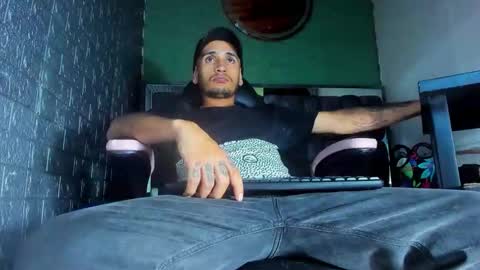 Axell Cross2 online show from March 18, 2:04 am