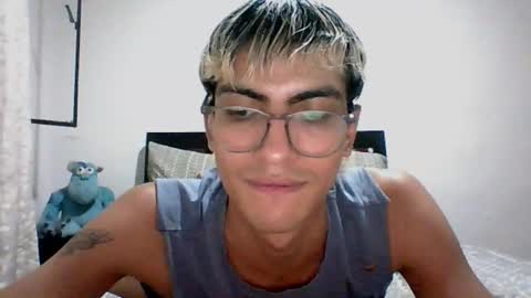 Axel  online show from December 5, 4:09 am