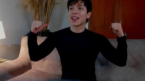 Snapshot of axelraven chatting on November 12, 3:01 pm Axel Raven online show from November 12, 3:01 pm