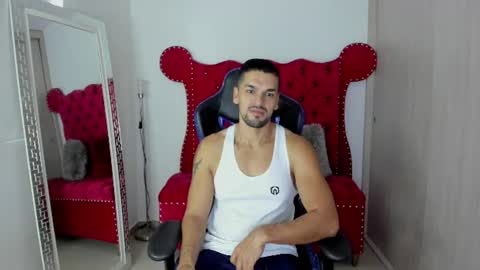 Snapshot of axelwinters_ chatting on July 16, 11:16 am Axel online show from July 16, 11:16 am