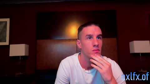 Axl online show from December 19, 8:02 pm