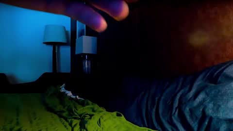 Axl online show from February 1, 6:29 pm