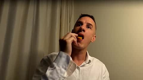 Axl online show from September 13, 10:53 pm