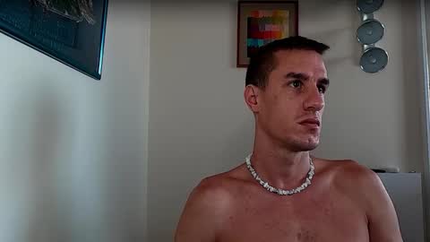 Axl online show from October 6, 5:27 am