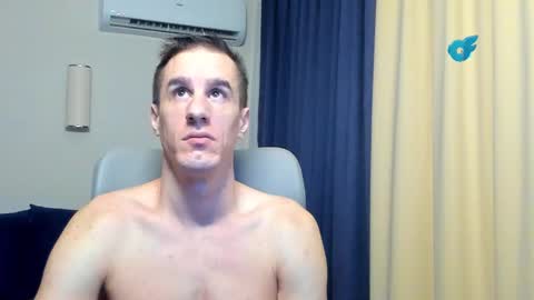 Axl online show from February 3, 1:37 am