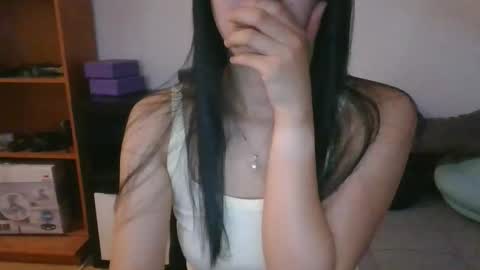 Snapshot of axuepetitt chatting on May 31, 7:26 pm axue online show from May 31, 7:26 pm