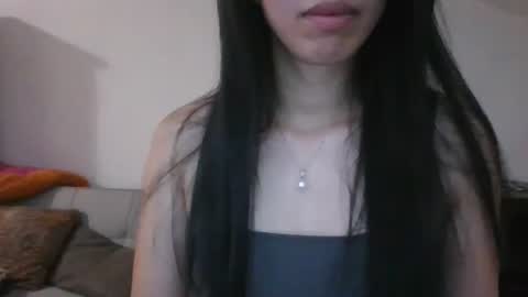 Snapshot of axuepetitt chatting on June 15, 8:33 pm axue online show from June 15, 8:33 pm