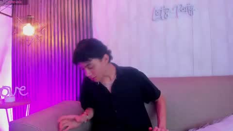 A X X X EL online show from July 17, 4:34 pm